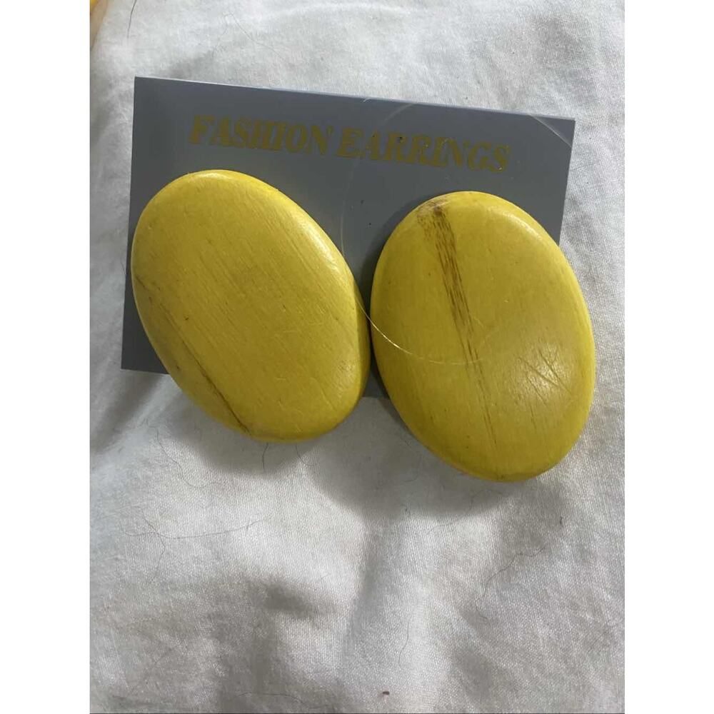 Vtg Large Oval Shape Yellow Wood Pierced Earrings Fashion Statement